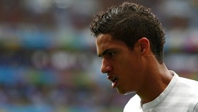 Chelsea Incar Varane untuk Gantikan Terry?
