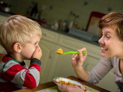 Anak Susah Makan? Yuk Simak Tips Dokter Reisa Berikut Ini!