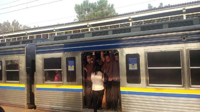 Hikayat Jalur Kereta Api Listrik di Indonesia Hari ini, 28 September, tepat 70 tahun yang lalu, karyawan kereta api mengambil alih kekuasaan perkeretaapian dari pihak Jepang.