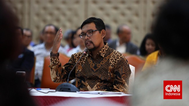 Dirsoskam Antikorupsi KPK Giri Suprapdiono menyebut hasil TWK sebenarnya sudah diterima lembaganya dari BKN, berbeda dengan keterangan resmi sebelumnya.