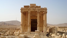 ISIS Ikat dan Ledakkan Sandera di Tiang Situs Kuno Palmyra