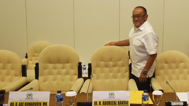Dugaan pencatutan oleh Ketua DPR Setya Novanto disebut Aburizal Bakrie bukan perkara serius, sebab siapapun biasa menyebut nama-nama orang di warung kopi.