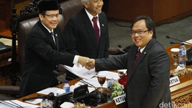 Pengesahan RAPBN 2016 Alot, Menkeu Lobi Pimpinan DPR