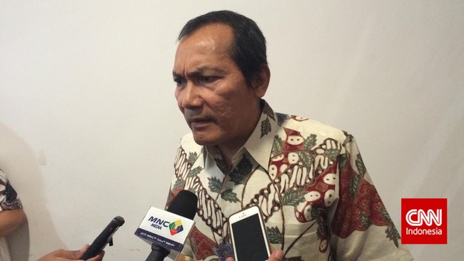 Menurutnya, perkara korupsi yang terjadi saat ini hanya bagian yang muncul di permukaan. Permasalahan berasal dari bagian dalam pribadi masyarakat itu sendiri.