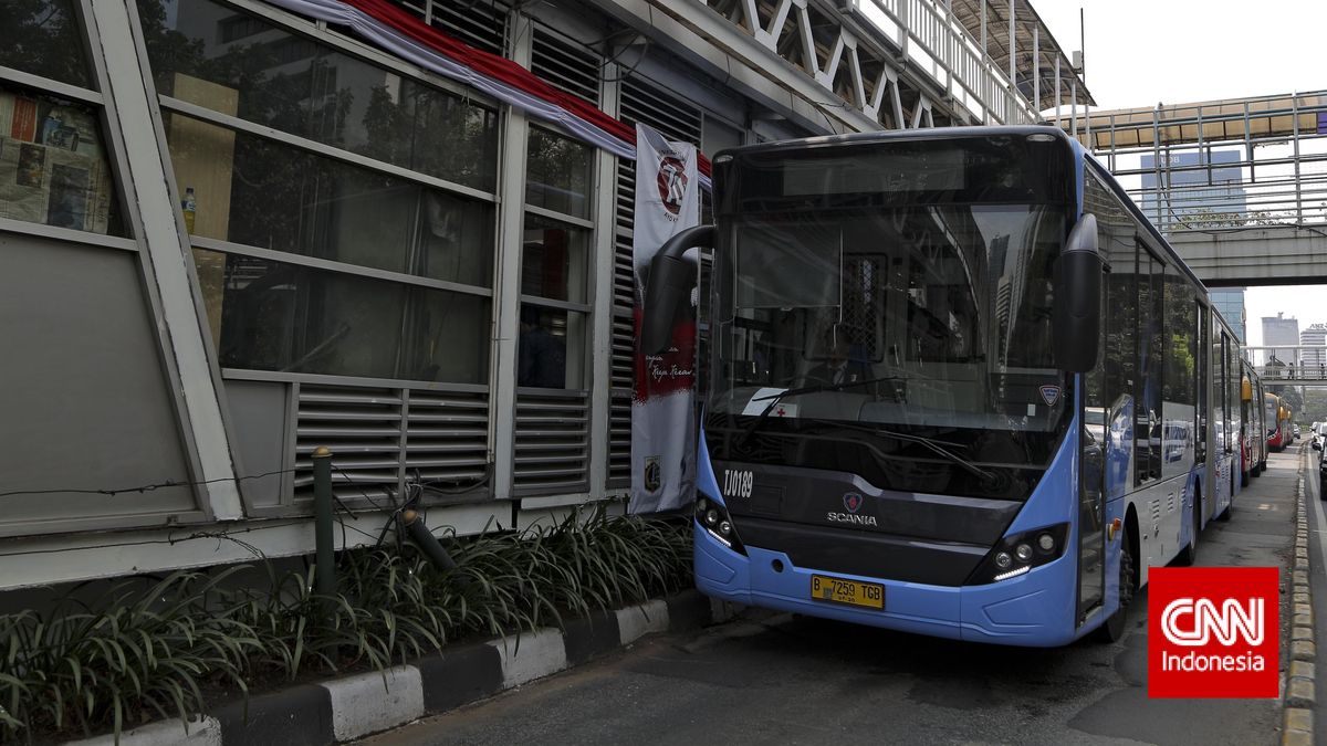 5 Rute Transjakarta Dialihkan Imbas Truk Tabrak Separator di Gatsu