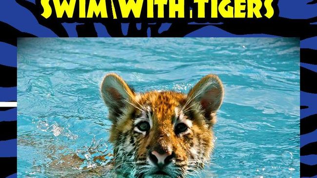 Sebuah kebun binatang di Amerika Serikat, Dade City's Wild Things, dikecam kelompok pemerhati binatang lantaran menawarkan satu atraksi berbeda.
