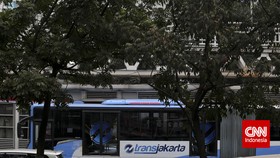 Cegah Corona, Dishub DKI Minta Warga Lencang Depan Saat Antre
