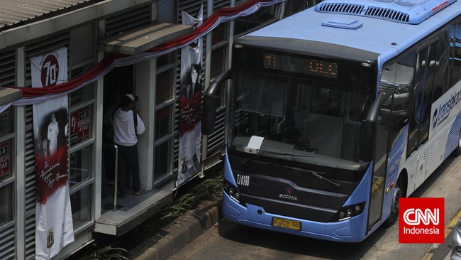 Transjakarta akan menyediakan bus angkutan malam hari untuk pemudik di terminal bus Pulogebang, Jakarta Timur. Bus akan melayani rute Pulogebang-Kampung Melayu.