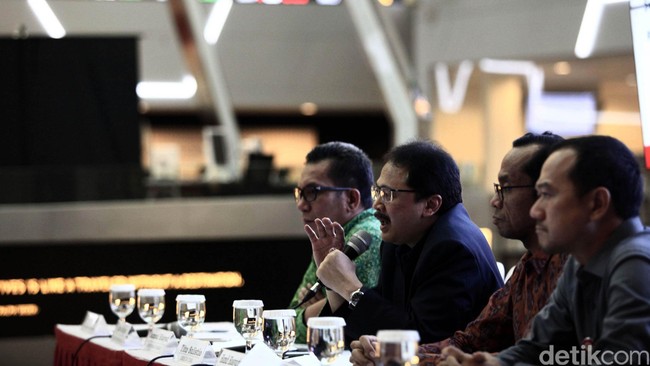 Saham PT Sekawan Intipratama Tbk (SIAP) anjlok 45,6 persen atau 105 poin selama sepekan terakhir, dari 230 pada Jumat (23/10) menjadi 125 pada hari ini.