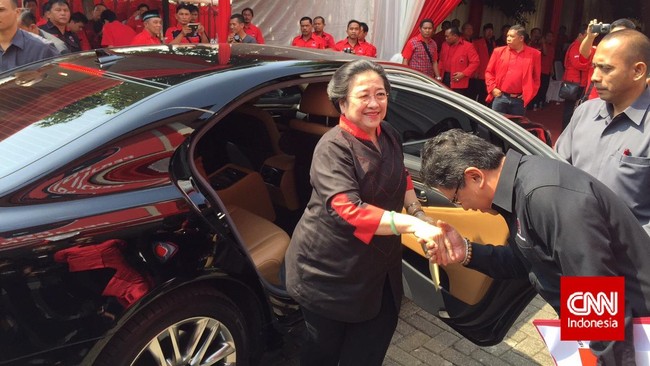 Ketua Umum PDI Perjuangan Megawati memberi wejangan kepada kadernya yang akan melaksanakan pemilihan kepala daerah serentak 2015.