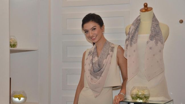 Raline Shah ikut dalam premier 'Dumbo' di Hollywood, bertemu beberapa selebriti termasuk Angelina Jolie.