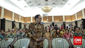 Rupiah Tembus Rp 14 ribu, Gubernur BI Minta Masyarakat Tenang