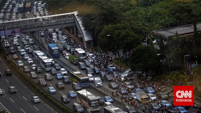 Kemacetan masih jadi persoalan besar meski Pemprov DKI Jakarta telah melakukan terobosan.