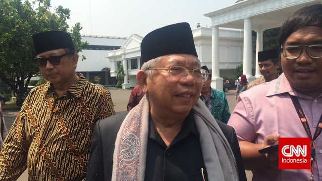Wakil Presiden Ma'ruf Amin mengatakan seluruh masyarakat, bukan cuma lansia, bakal diberikan vaksinasi booster kedua.