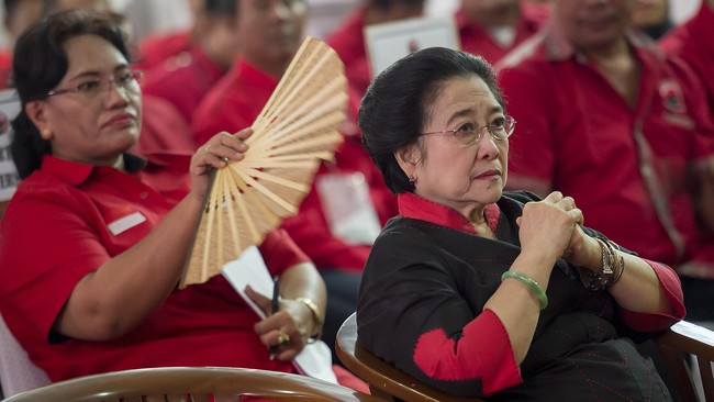 Presiden ke-5 Megawati Soekarnoputri menilai ada catatan sejarah yang hilang pada periode 1965 lewat politik desukarnoisasi setelah Indonesia dikuasai Soeharto.