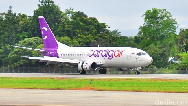 Tergelincirnya Pesawat Kargo Cardig Air dikarenakan pesawat tidak mendarat di titik pendaratan yang tepat, di Bandara Wamena, Papua.