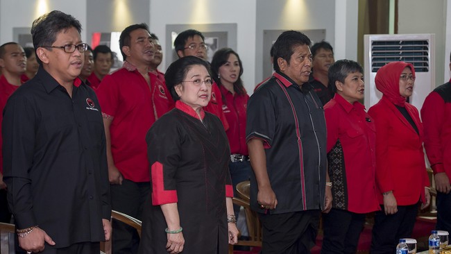 Sudah ada arahan dari Megawati Soekarnoputri selaku ketua umum PDIP untuk tidak membicarakan soal kenaikan tunjangan.
