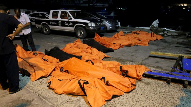 Sebuah kapal yang membawa buruh migran tenggelam di pantai Libya sehingga menewaskan setidaknya 37 orang pada Minggu (30/8).