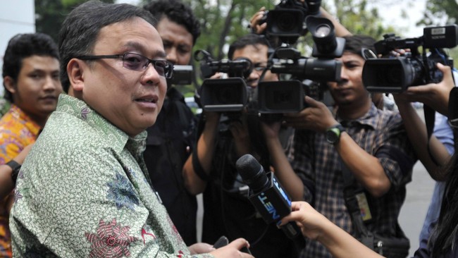 Menkeu Bambang Brodjonegoro mengaku bangga timnya bisa menjaring penerimaan pajak lebih tinggi dibandingkan tahun lalu sebesar Rp982 triliun.