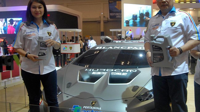 Shell menjadi pesaing terdekat Pertamina dengan penguasaan pangsa pasar pelumas 12 persen.