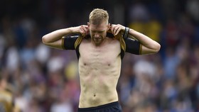 Per Mertesacker Tak Mau Minum Antibiotik