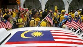 Ribuan Demonstran Malaysia Tuntut Najib Razak Mundur Ribuan orang berkumpul di Kuala Lumpur, Malaysia, pada Sabtu (29/8). Mereka tergabung dalam gerakan