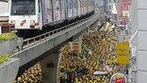Ribuan Demonstran Malaysia Tuntut Najib Razak Mundur Ribuan orang berkumpul di Kuala Lumpur, Malaysia, pada Sabtu (29/8). Mereka tergabung dalam gerakan