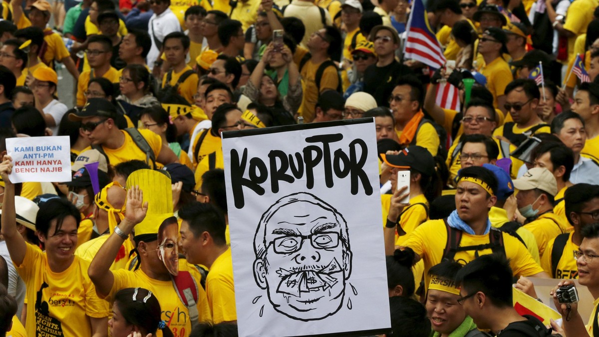 Ribuan Demonstran Malaysia Tuntut Najib Razak Mundur
