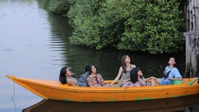 Foto Bersama Buaya, Tim Paula Jadi Pemenang