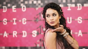 Gaya Busana Transparan Dominasi Karpet Merah MTV VMA 2017