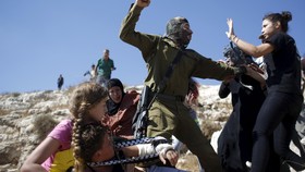 Acungkan Pisau, Warga Palestina Ditembak Mati Tentara Israel