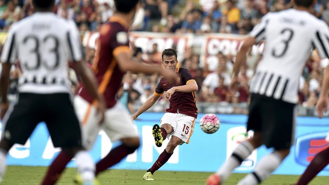 Juventus menelan kekalahan kedua beruntun di Serie A setelah ditekuk AS Roma 2-1 di Stadion Olimpico, Minggu (30/8). Gol kemenangan Roma dicetak duo Bosnia.
