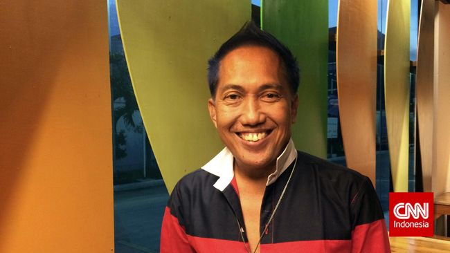 Dynand Fariz, pionir Jember Fashion Carnaval yang juga akrab dengan panggung Yayasan Puteri Indonesia, meninggal dunia pada Rabu (17/4).