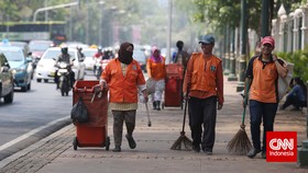 Larang Motor Melintas, Ahok Akan Perlebar Trotoar di Sudirman