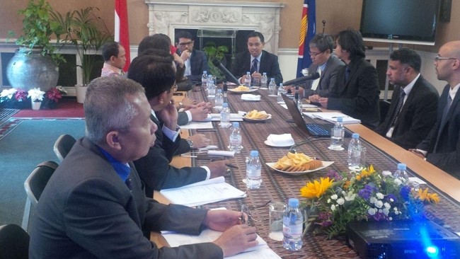 Elemen masyarakat sipil yang mengajukan soal ekses atas peristiwa G30S ke Pengadilan Rakyat Internasional dinilai tidak bijak dalam menyikapi persoalan.