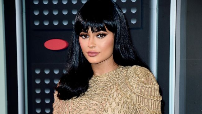 Mau Dandan Seperti Kylie Jenner Siapkan Uang Rp6 Juta