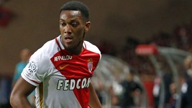 Nomor 9, Beban Berat Martial Selanjutnya