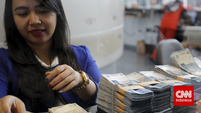 Pemerintah Revisi Saldo Minimum Wajib Lapor Pajak jadi Rp1 M Pemerintah memutuskan untuk mengubah minimal saldo nasabah yang wajib dilaporkan bank kepada Direktorat Jenderal Pajak dari Rp200 juta menjadi Rp1 miliar.