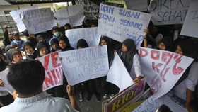 Ekonom Sebut PHK Bukan Karena Ekonomi Lesu
