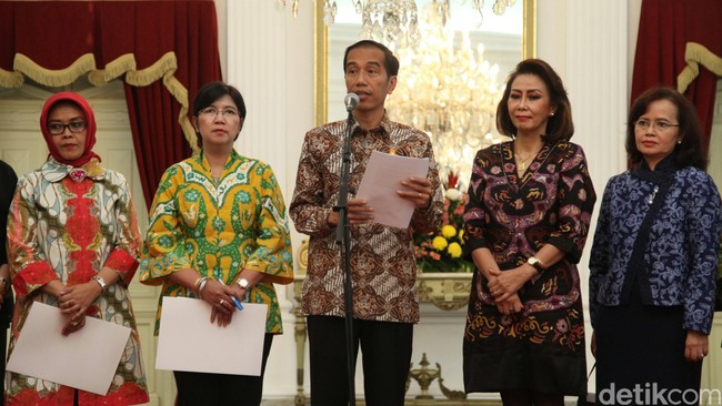 Hingga saat ini, Komisi Hukum DPR juga masih menunggu rapat paripurna untuk memproses delapan nama calon pimpinan KPK.