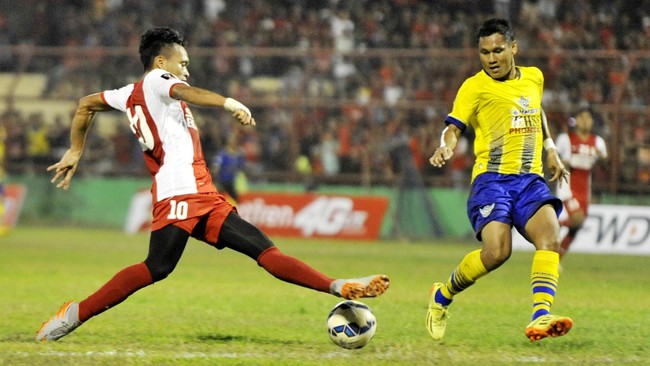 PSM Makassar dan Pusamania Borneo berhasil lolos dari Grup D Piala Presiden 2015 setelah masing-masing meraih dua kemenangan atas lawan-lawan mereka.