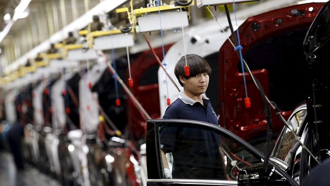 Selain terimbas penurunan indeks manufaktur China, analis juga mengaku ragu Rusia benar-benar rela berkorban dengan memangkas jumlah produksi minyaknya.