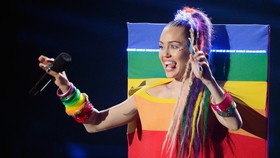 Miley Cyrus Sampaikan 'Pesan' dalam Lagu Barunya