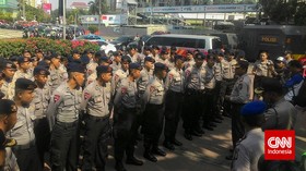 Kawal Demo Buruh, Polisi Tak Dibekali Senjata