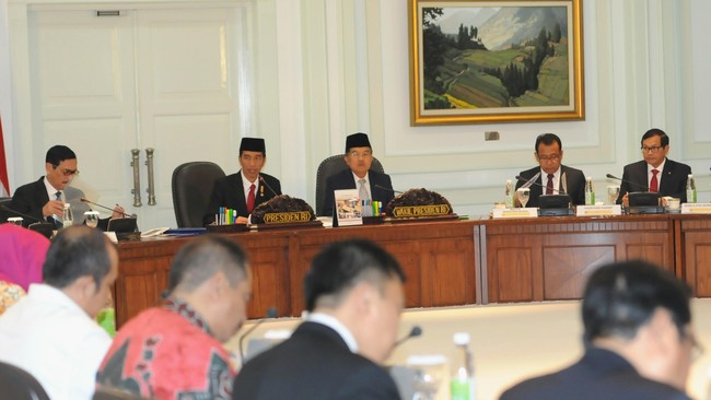 Dalam rapat tersebut, Jokowi ingin agar Badan Keamanan Laut (Bakamla), Badan Narkotika Nasional (BNN) dan BNPT bersinergis. 