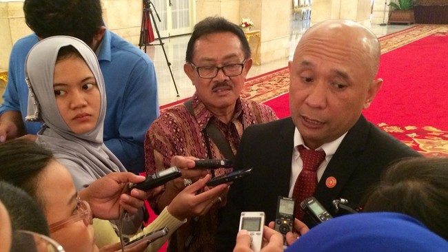 Kepala Staf Kepresidenan Teten Masduki menyinggung kasus dugaan korupsi yang melibatkan Emirsyah Satar dan Rolls Royce.