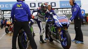 Lorenzo Penguasa MotoGP Inggris di Silverstone