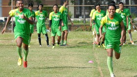 Legimin Raharjo Bawa PS TNI Menang 2-1 atas Surabaya United