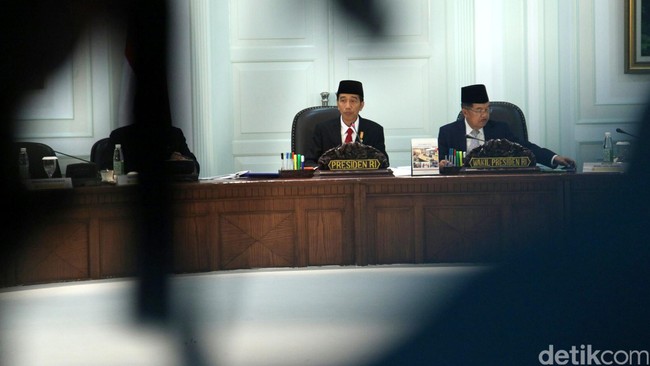 Menurut Jusuf Kalla, pemerintah akan mempertimbangkan kursi menteri untuk Partai Amana Nasional (PAN) yang baru bergabung dengan koalisi pemerintah.