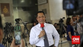 Buwas Sorot Viral Beras Bansos Bulog Rusak